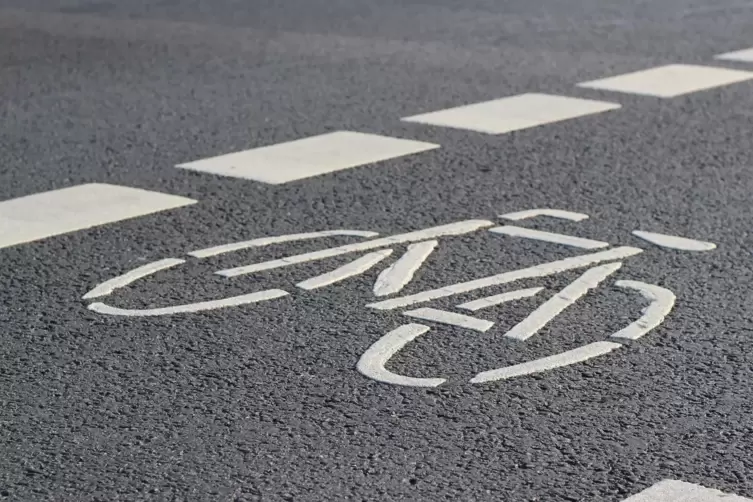 DIe Frau wara auf dem Radweg der Lilienthalstraße aus Richtung Schönau unterwegs.