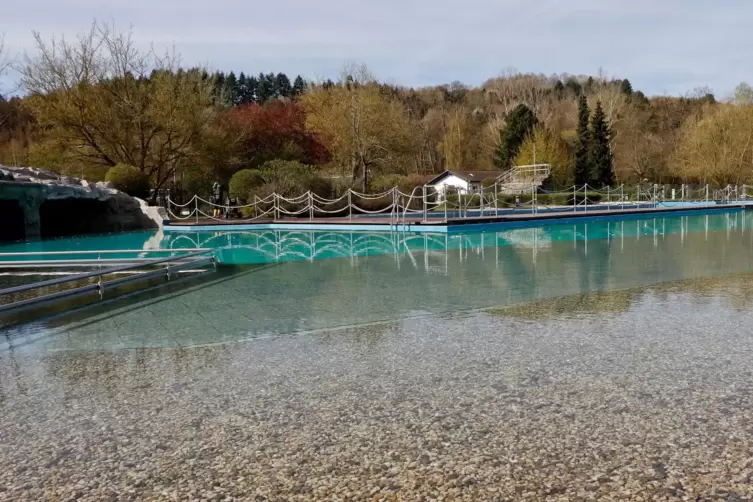 Darf ab Mittwoch wahrscheinlich Badegäste empfangen: das Naturbad in Rockenhausen. 