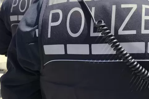 Die K 10 musste laut Polizei in beide Richtungen gesperrt werden.