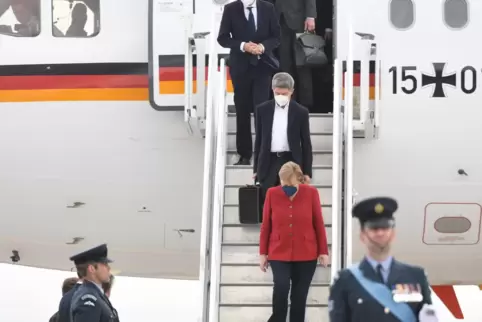 Ankunft beim G-7-Gipfel in England. Es ist Angela Merkels letzter als Bundeskanzlerin.