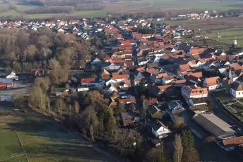 Über 50 Bauplätze auf 2,4 Hektar Fläche sollen entstehen. Doch laut Regionalplan sind eigentlich nur 1,5 Hektar genehmigt.