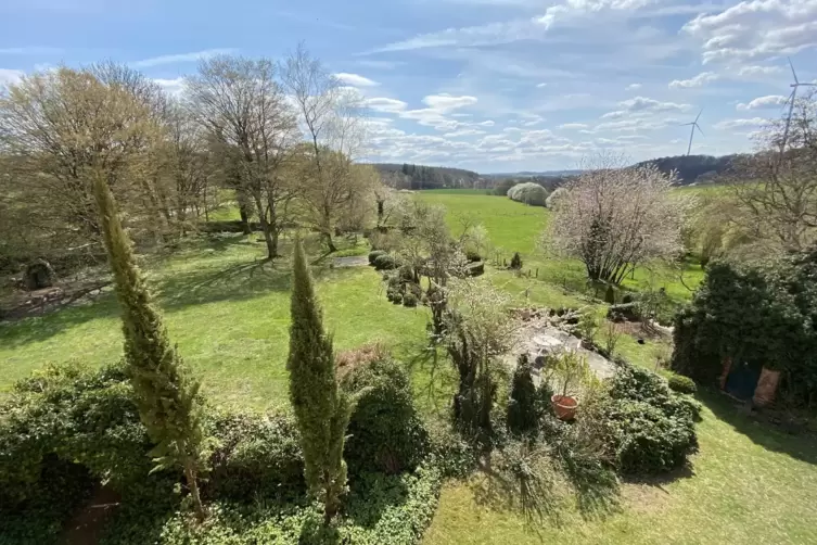 Weitere drei Windräder sind im Stausteinerwald geplant. Sie würden dann am und im Waldstück in der Bildmitte stehen.