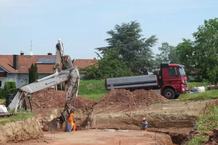 GWO Immobilien lässt derzeit sechs Bauplätze im Neubaugebiet „In der Stockwiese“ an der Straße Belle Vue erschließen. 