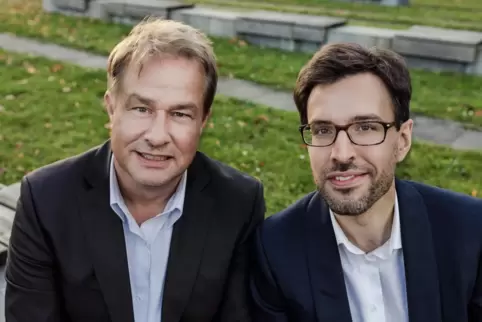 Deutschlands jüngster Klavier-Professor Sebastian Sternal (rechts) hatte den Mainzer Lars Reichow schon mit 13 Jahren in einem S