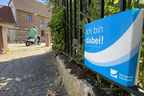 In Dörfern der Verbandsgemeinde Edenkoben, beispielsweise in Großfischlingen, wird bald Glasfaser verlegt. 
