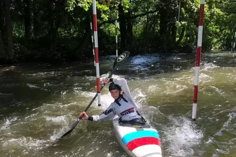 Die Höheischweilerer Kanutin Britta Jung von den Wassersportfreunden Zweibrücken gewann in Waldkirch den Titel der Süddeutschen 