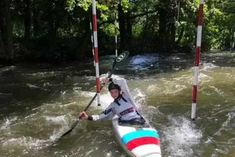 Die Höheischweilerer Kanutin Britta Jung von den Wassersportfreunden Zweibrücken gewann in Waldkirch den Titel der Süddeutschen 