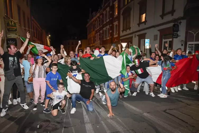 Ungebremste Freude über den zweiten EM-Titel der italienischen Fußballnationalmannschaft. 