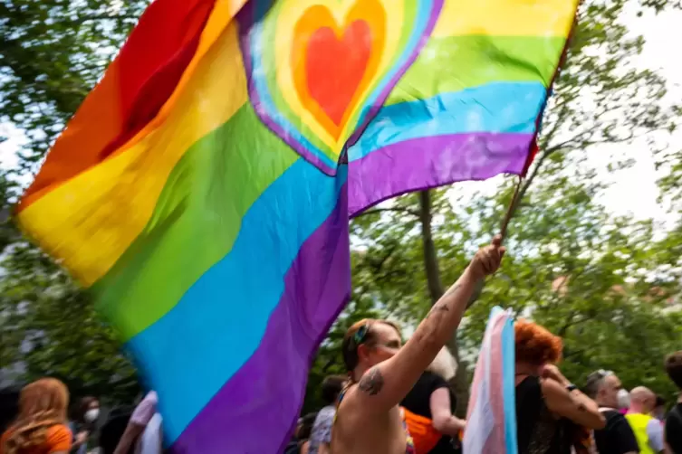 Der Christopher Street Day soll an die Rechte von Lesben, Schwulen, Bisexuellen, Transgender, Intersexuellen und queeren Mensche