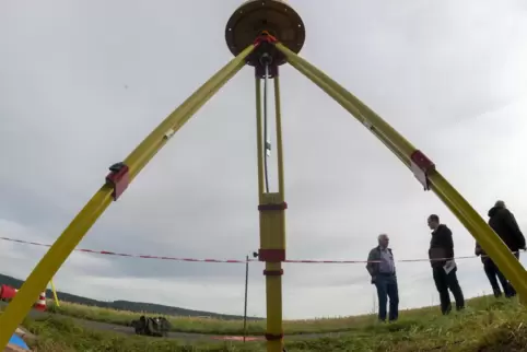 Die sensible Antenne wurde direkt über dem Vermessungspunkt nahe des Lindenhofs bei Krottelbach aufgebaut. 