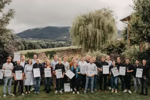 Die besten Jungwinzer der Pfalz. Auf dem Bild nicht zu sehen ist Dennis Blaul vom Weingut Blaul & Sohn in Gönnheim. 