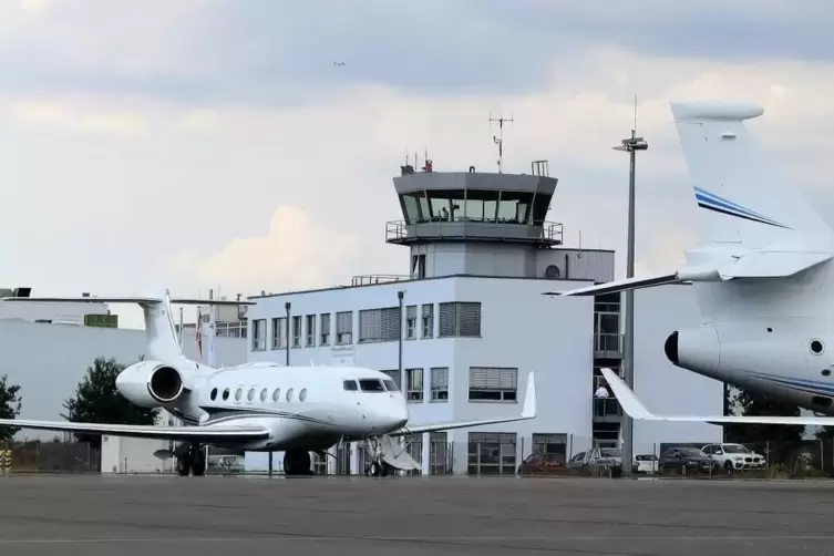 Flugplatz Speyer: Freude über Neuansiedlung mit Schifferstadter Investor. 