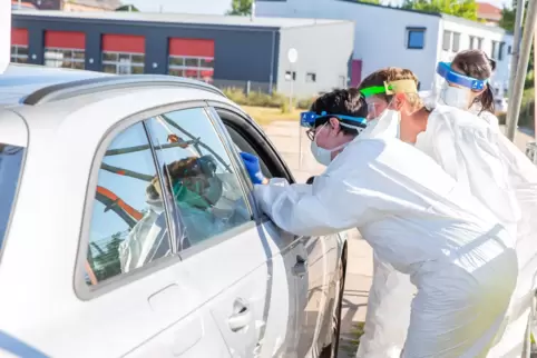 Das erste Zweibrücker Testcenter entstand im März 2020 beim DRK in der Kasernenstraße. 