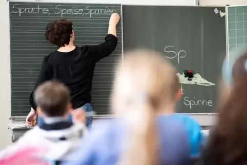 Coronabedingt gibt es bei vielen Kindern und Jugendlichen Lernlücken. In der Sommerschule kann Unterrichtsstoff nachgeholt werde