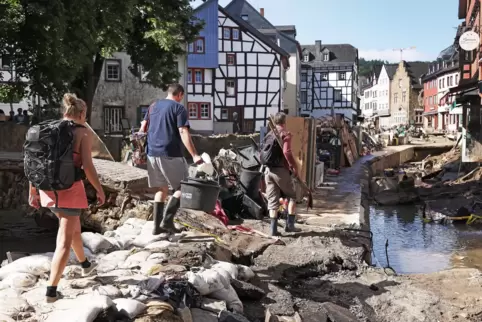 Der Ortskern von Bad Münstereifel ist von den Wassermassen völlig verwüstet.