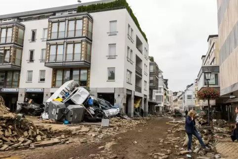 Feuerwehrleute aus Kaiserslautern sind seit vergangener Woche in Bad Neuenahr/Ahrweiler im Einsatz. 