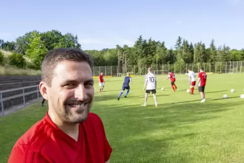 Nach dem Lockdown herrscht inzwischen wieder Leben auf dem Sportplatz, freut sich Simon Schneider, der Co-Vorsitzende des SV Mar