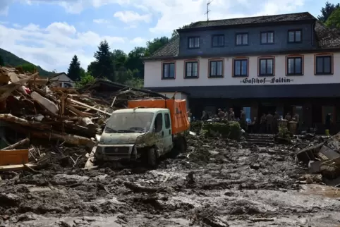 Pure Zerstörung im 600-Seelen-Ort Kreuzberg. 