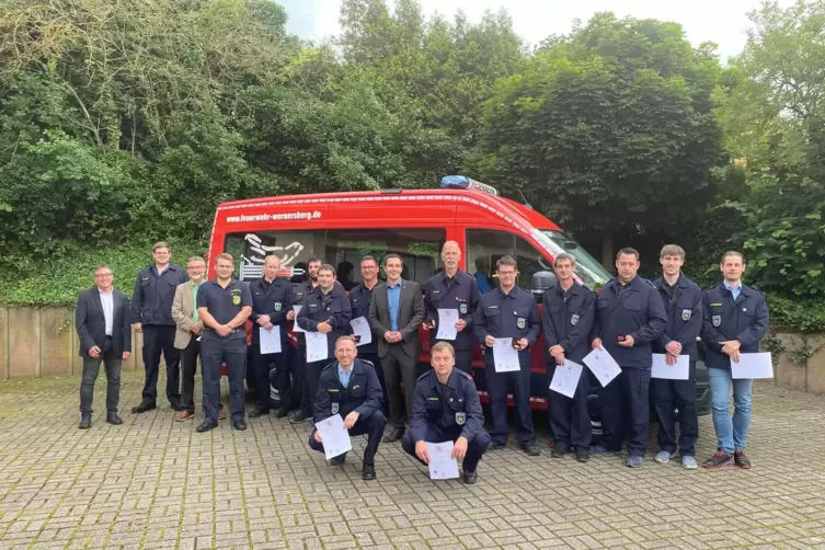 Bei der Feierstunde wurden auch Feuerwehrleute geehrt. 