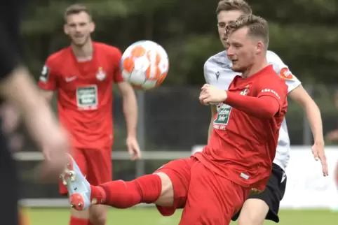 Bekam in Meppen einen sehr schmerzhaften Pferdekuss ab : FCK-Mittelfeldspieler Marlon Ritter. 