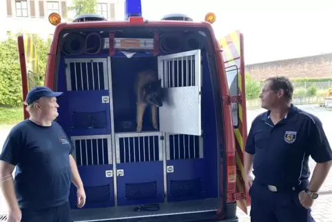 War beim Einsatz an der Ahr Unterkunft für Mensch und Tier: der Einsatzwagen der Hundestaffel der Freiwilligen Feuerwehr Zweibrü