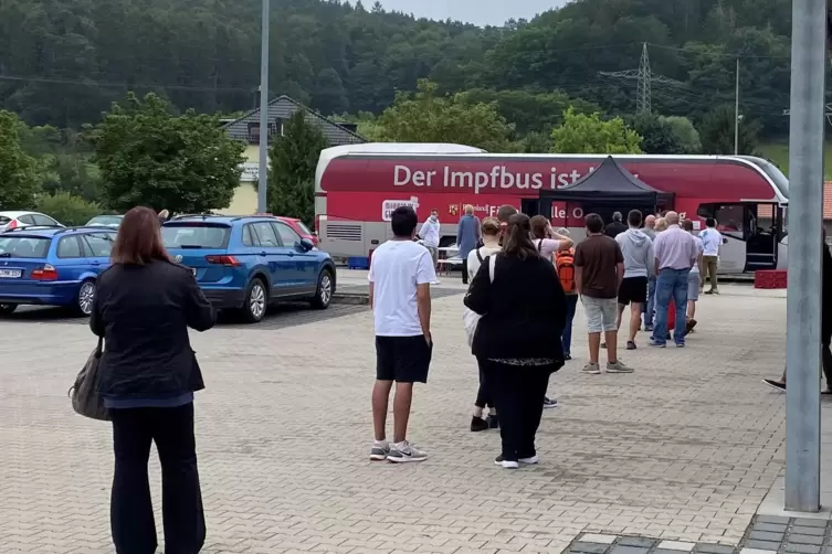 Gefragt: Den Impfbustermin in Otterbach nahmen in der vergangenen Woche viele Bürger wahr. 