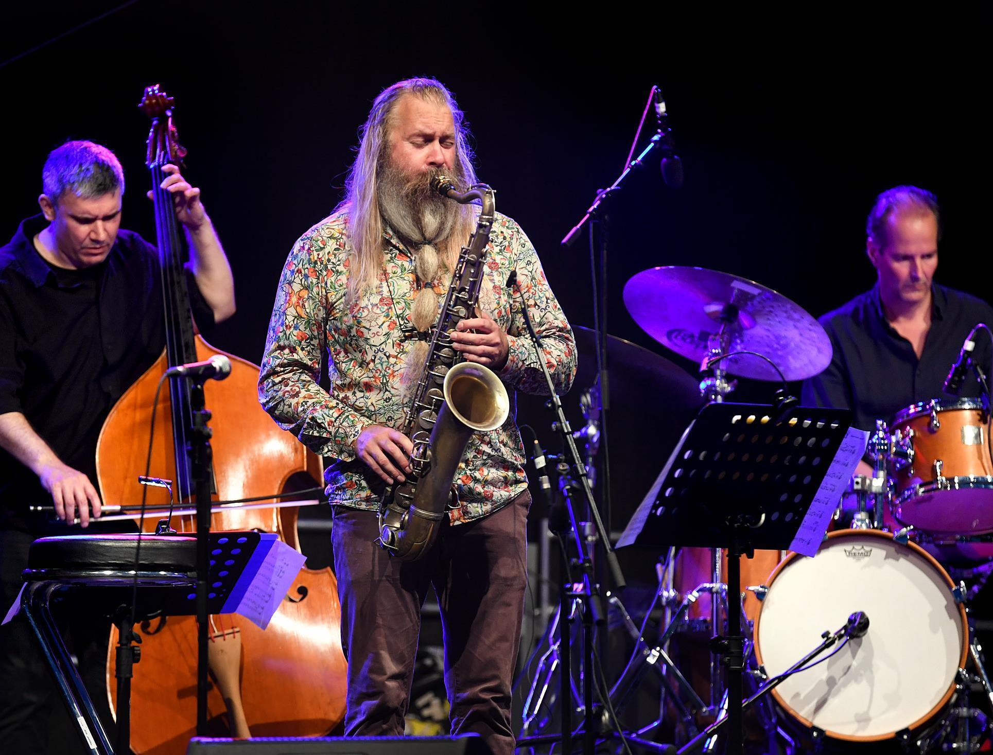 Jazz And Joy Trygve Seim Lasst Zuhorer Tief In Seine Musik Eintauchen Worms Die Rheinpfalz