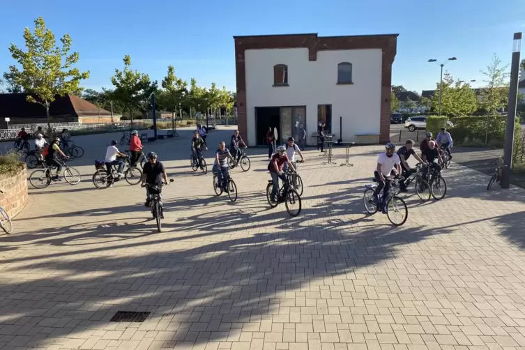 Start des Stadtradelns im Jahr 2020 am Bürgerhaus in Germersheim. 