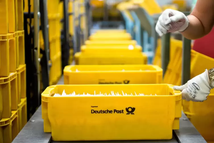 Briefverteilzentrum: Die Deutsche Post trifft besondere Vorkehrungen für die Zeit vor der Bundestagswahl. 