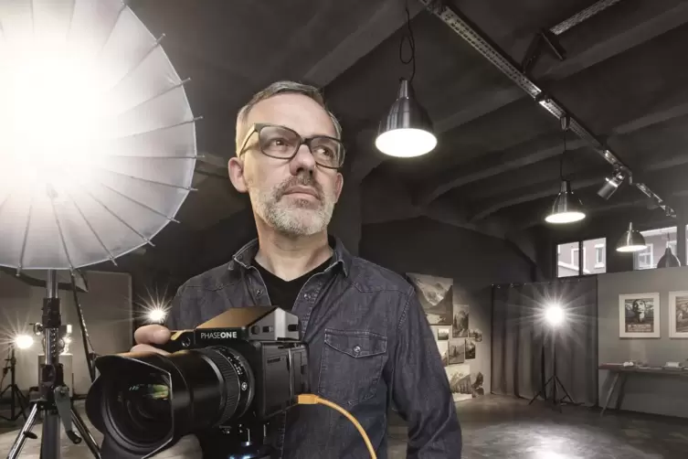 Hans-Georg Merkel hat eine alte Fabrikhalle im Landauer Nordring zum Studio ausgebaut.