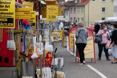 35 fliegende Händler beteiligen sich am Krämermarkt.