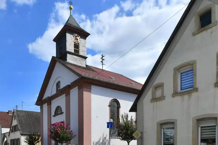 In wenigen Wochen soll die Sanierung der Dorfkirche in Duttweiler abgeschlossen sein. 