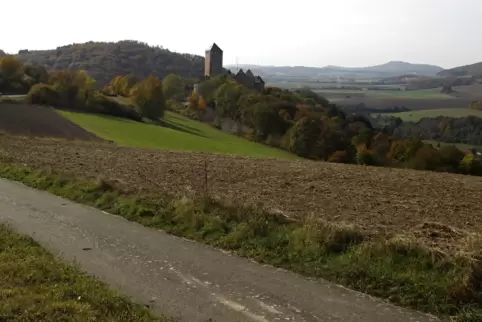 Schöne Aussicht auf dem Weg zwischen Körborn und Burg Lichtenberg. 