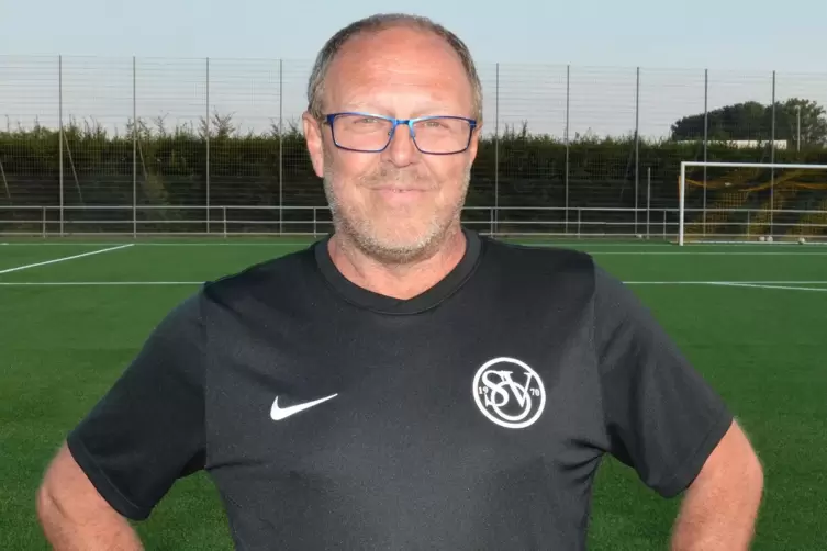 Mit der Ausbeute aus dem ersten Verbandsliga-Spiel der Saison zufrieden: Bruno Bernhardt, der gemeinsam mit Harald die SVO-Fraue