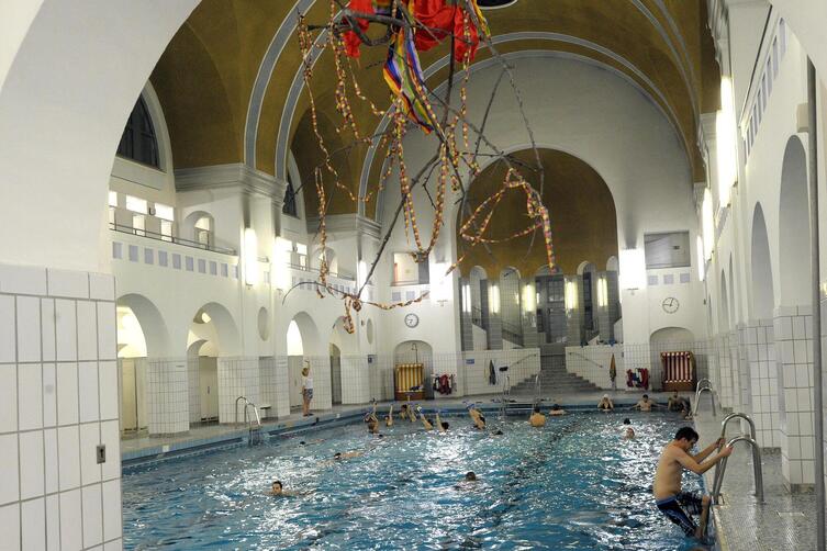 Schwimmbad für frauen in mannheim