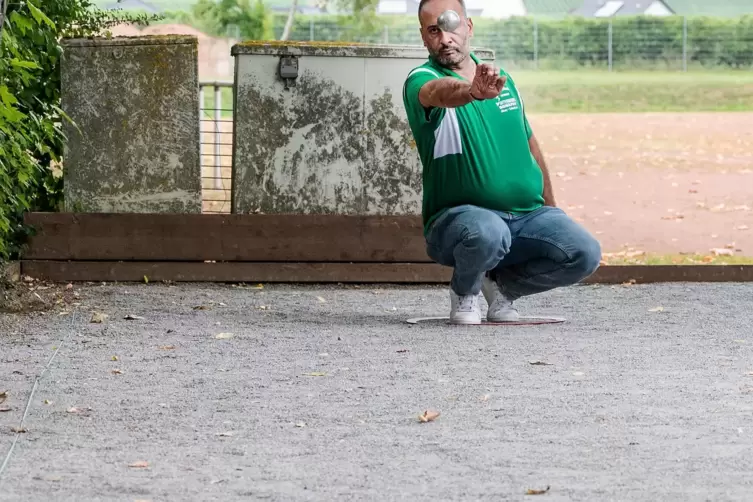 Husseine Assane bei einem seiner Würfe. 