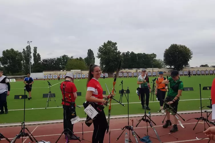 Ihre Pfeile trafen bei den deutschen Meisterschaften ins Ziel: Ann-Kathrin Bader (Bogenschützin vom SV Bruchmühlbach).