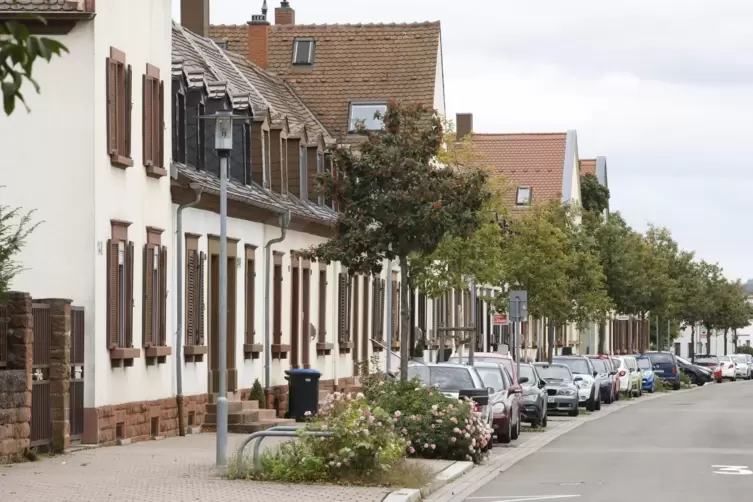 Die Straße Auf dem Bännjerrück überrascht mit unterschiedlichen Haustypen.