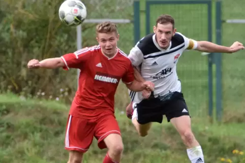 Johannes Schell (links) und die Rowos müssen in der Liga nach zwei Niederlagen in Folge zurück in die Erfolgsspur. Im Verbandspo