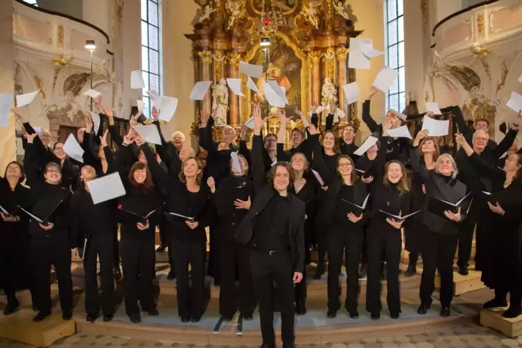 Lukas Grimm leitet den Freiburger Kammerchor 