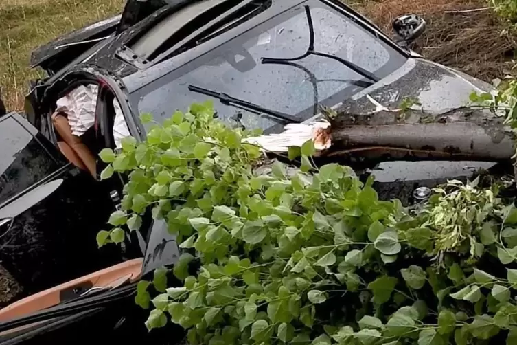 Zwei junge Männer starben bei dem Unfall, ein dritter wird schwer behindert bleiben. 