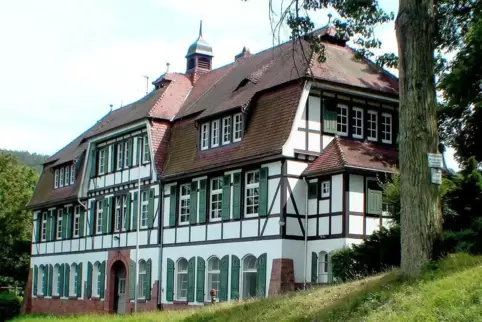 Etwa 1500 Schulkinder besuchen jährlich das hübsch gestaltete Haus im Fachwerkstil.