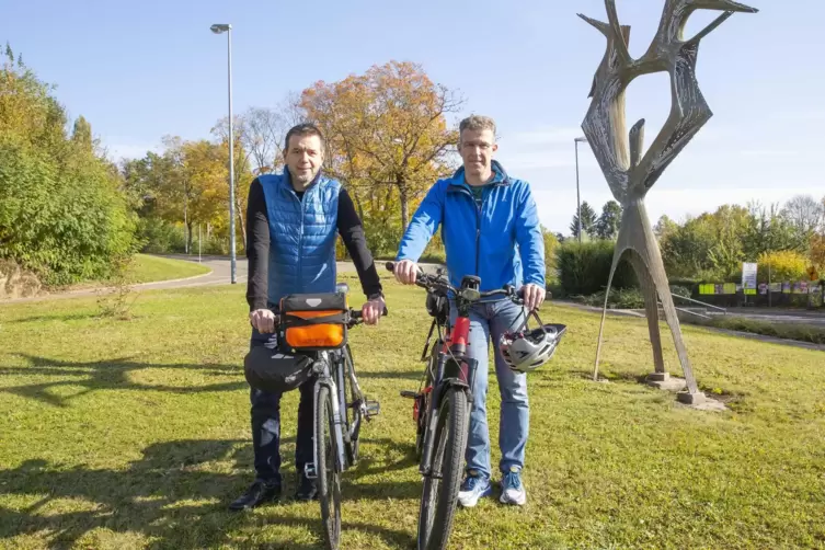  Lars Danzenbächer (links) und Klaus Fuhrmann sind im Alltag sehr oft mit dem Rad unterwegs. 