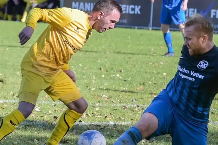 War mal Landesligameister und legte dann eine dreijährige Fußballpause ein: Christopher Bös (links). 