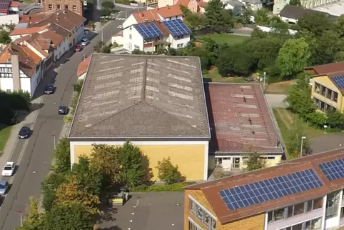 Der Zustand der Turnhalle wird derzeit von einem Architekturbüro geprüft. 