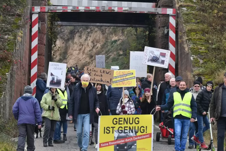 Die Demonstranten fürchten unter anderem mehr Schwerverkehr , sollte das Projekt wie geplant umgesetzt werden. 