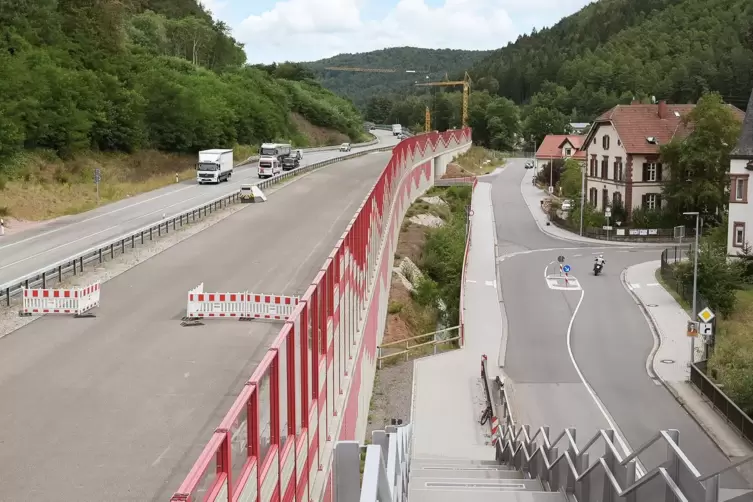 Der vierspurige Ausbau der B10 soll zwischen Hinterweidenthal (unser Bild) und Hauenstein fortgesetzt werden. 