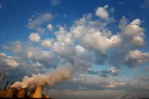 Das RWE-Braunkohlekraftwerk Neurath bei Grevenbroich.