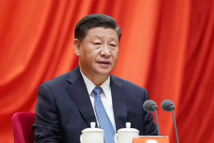 Um Xi Jinping wird ein starker Personenkult getrieben.