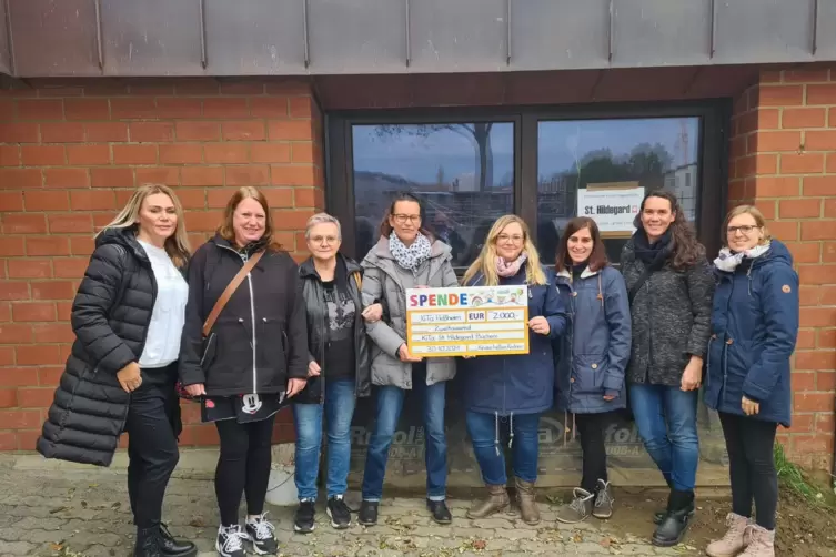 Stehen gemeinsam für einen Neustart (von links nach rechts): Drita Bengel, Alina Lindner, die Birresdorfer Kitaleiterin Margot S